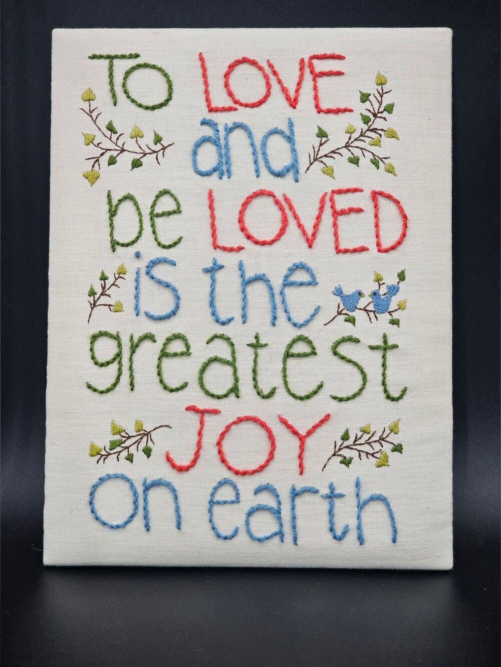 Embroidered Wall Art "To Love and Be Loved" - Multicolor
